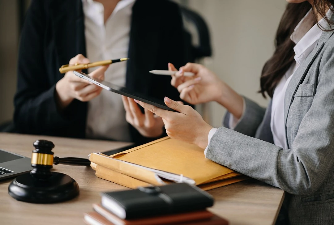 Contacta con Mª Ángeles Mora Abogados